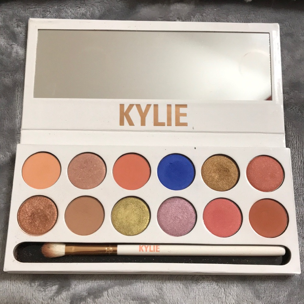 Kylie Cosmetics Royal Peach Palette